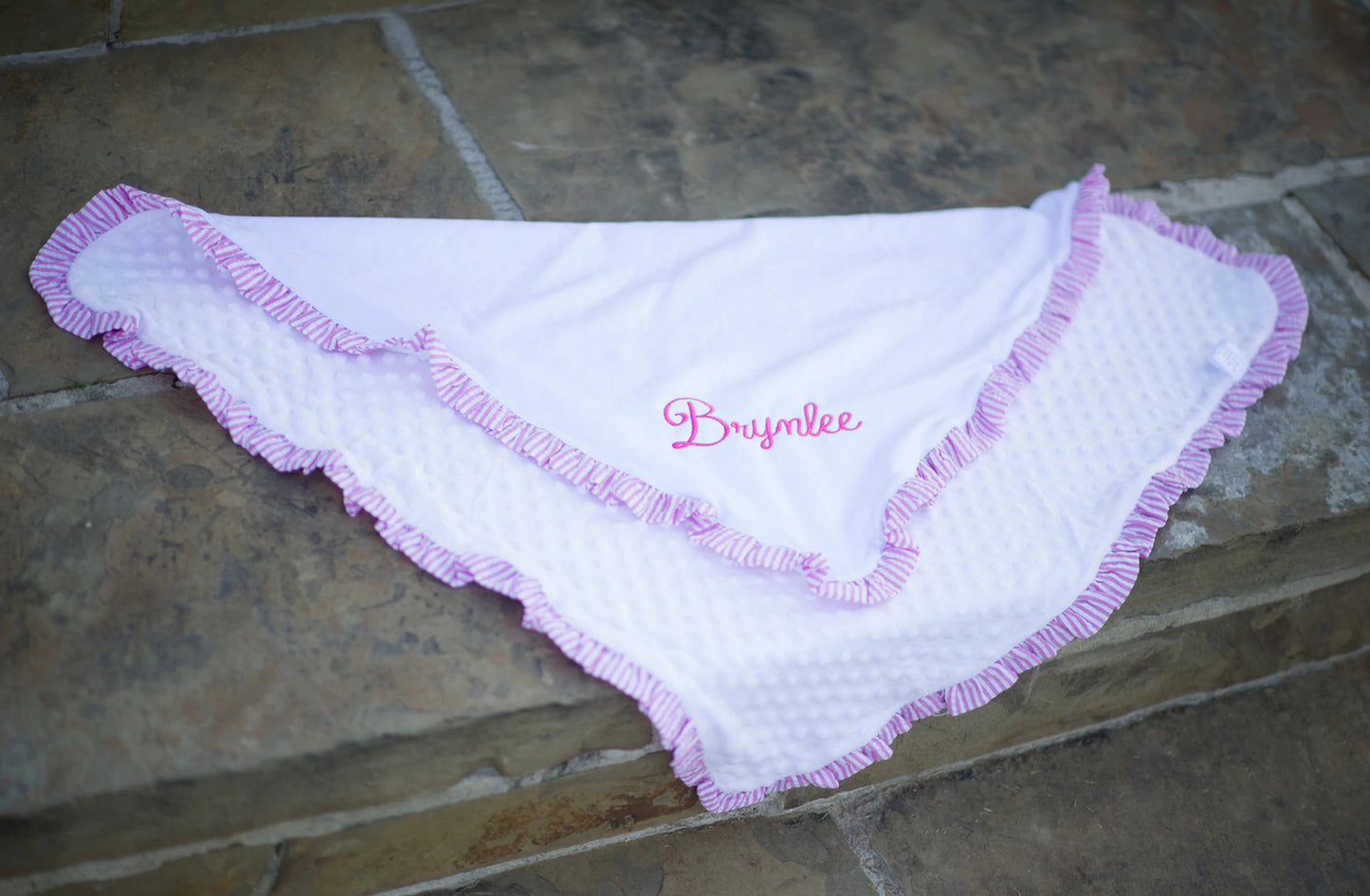 MINKY BLANKET WITH RUFFLE