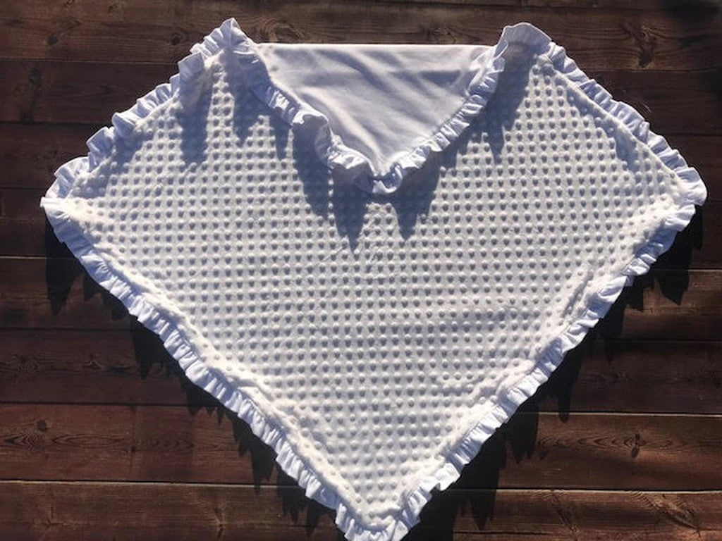 MINKY BLANKET WITH RUFFLE