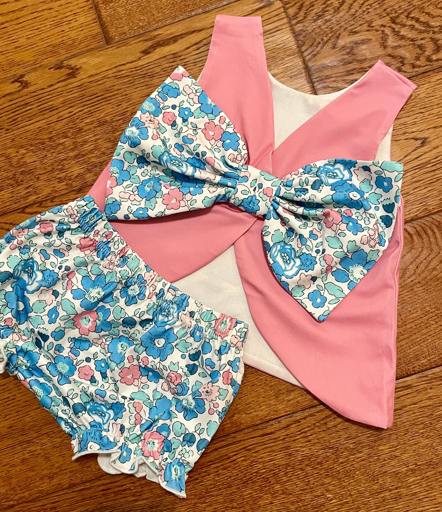 BETSY BOW BACK