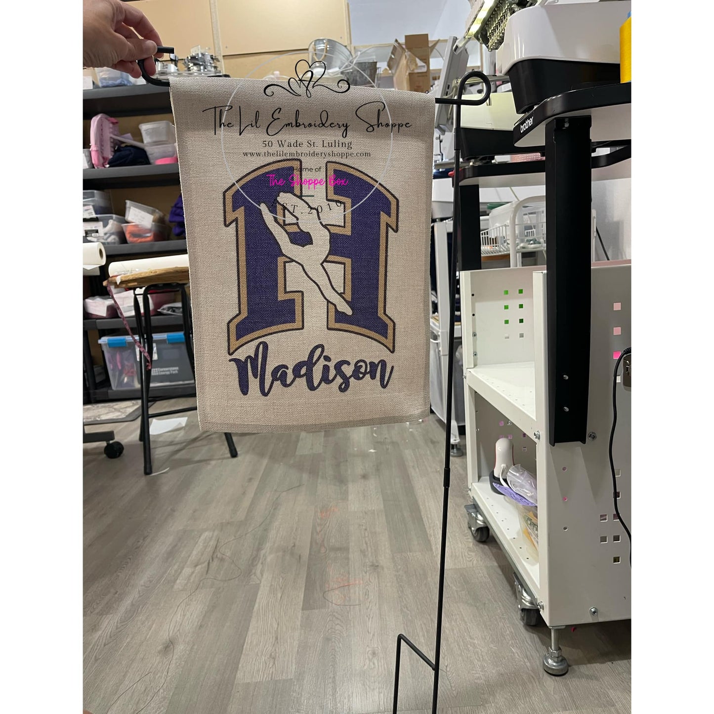 HAHNVILLE HI-STEPPER GARDEN FLAG