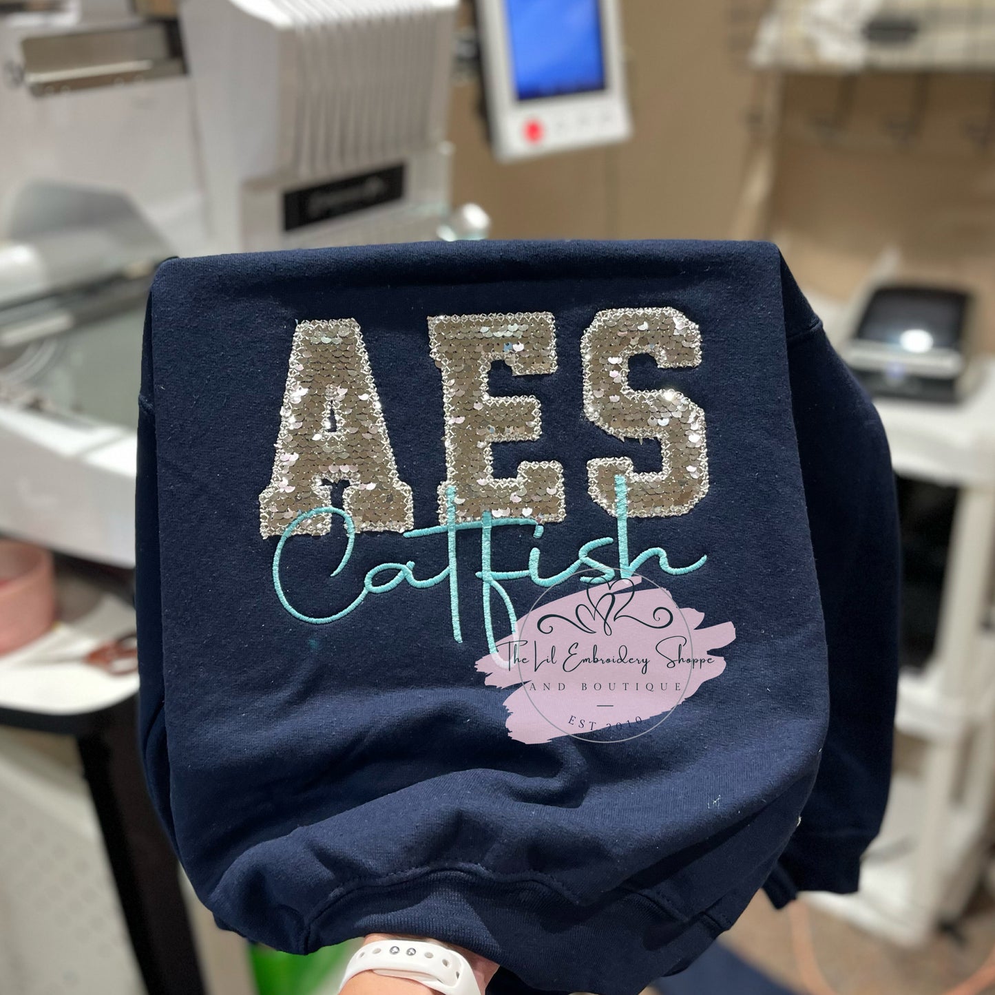 AES {sequin applique} CATFISH SWEATSHIRT